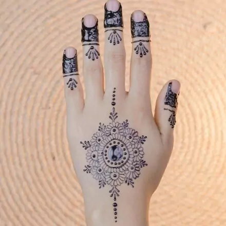 simple mehndi designs for front hands